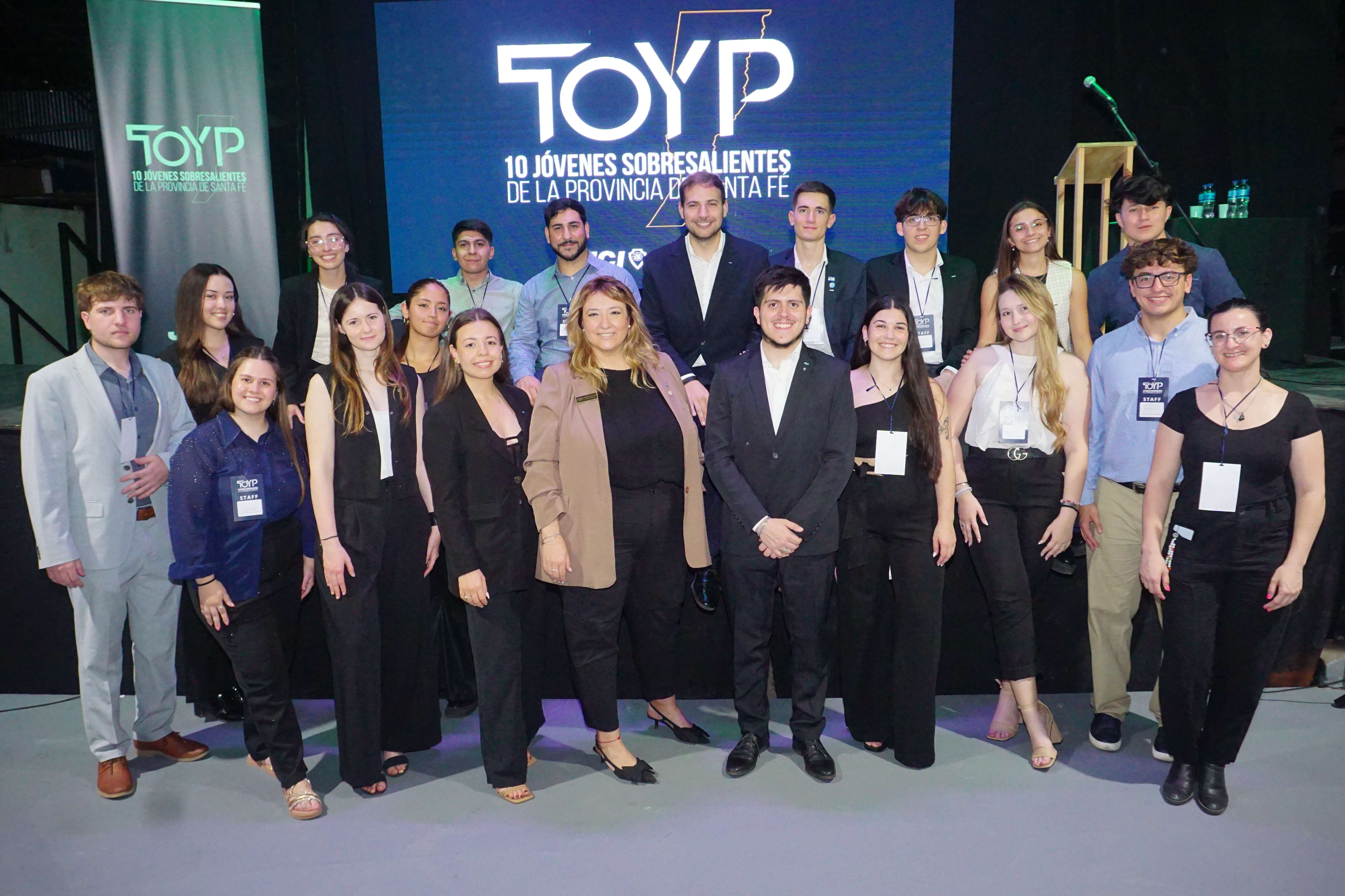 Equipo y ganadores del TOYP - 10 Jóvenes Sobresalientes de la Provincia de Santa Fe